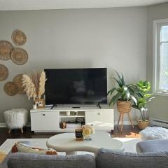 Boho Retreat 3BD Condo Close to Ottawa