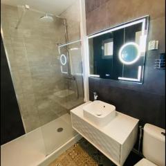 Studio élégant avec balcon à 5 min de Honfleur parking et piscine