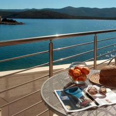 Gorgeous Apartment In Klek With House Sea View