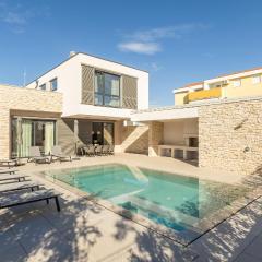 Cozy Home In Umag With Private Swimming Pool, Can Be Inside Or Outside