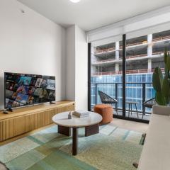Downtown lifestyle - Luxury condo & Rooftop Pool