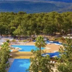 Bungalow confortable à Nans-les-Pins de 30 m²