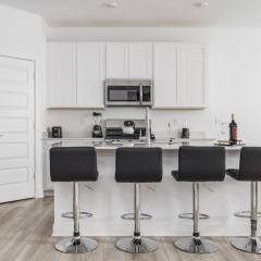 Modern Luxury Retreat Westfield- Near Grand Park