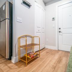 OTR 1BR by TQL, Sleeps 4ppl, Lux King Bed, Wifi, 4th Fl