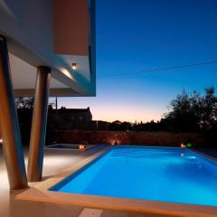Luxury Villa Lanterna heated pool jacuzzi