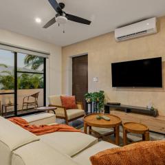Modern 3 Br apartment near the airport with pool