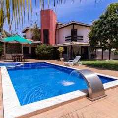 Casa com Jacuzzi, Piscina e Garagem em Jacuipe