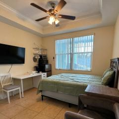 NEW Beach Escape - Queen Studio near Naples