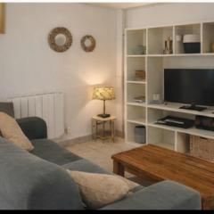 Maisonnette indépendante équipée idéal pros ouvriers Centre Bretagne