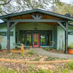 1 Mi to Marina Pottsboro Retreat with Patio and Yard!