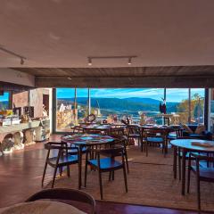 Quinta do Barrieiro - Art Selection by Maria Leal da Costa