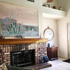 Your Southwest Getaway - Near Shopping, Tasty Restaurants, & Convenient Freeways