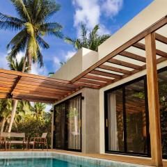 Casa Celesta - New Private Saltwater Pool Villa with 2 Ensuite BR, Full Kitchen, Sunken Lounge & Shaded Terrace