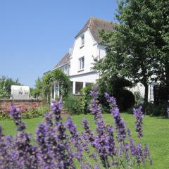 Apartment Wohnung in Gießelrade mit Großem Garten by Interhome