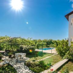 Apartment attraktive Wohnung mit privatem Pool by Interhome