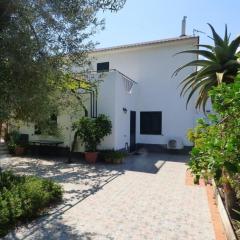 Holiday Home Landhaus mit Blick auf die Äolischen Inseln by Interhome