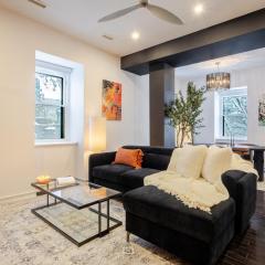 Elegant Downtown Stay, Near Bell Centre MTL