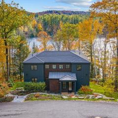 Forget-Me-Not by AvantStay Bold Lakefront Escape