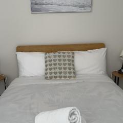 Convenient Double Stay in Vibrant Cabramatta - Shared Bathroom