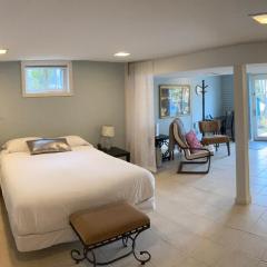 Light bright bsmt apt near DC in Falls Church