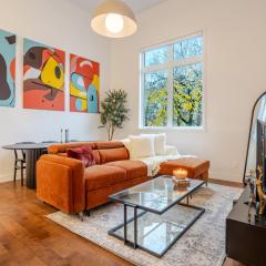 Urban Haven, Modern Comfort in Downtown MTL