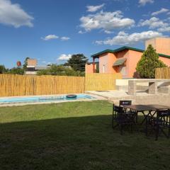 Casa con pileta a 2 cuadras del río