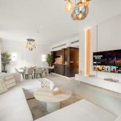 Luxury 2BR with Burj Khalifa & Fountain Views