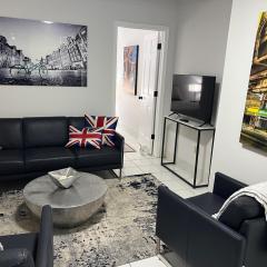 Private 2BR 2BA heart of Boystown walk to Wrigley