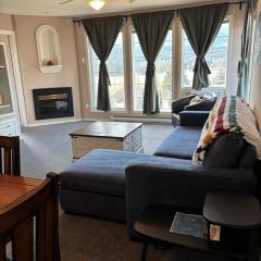 Cozy getaway with a view!