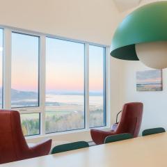 411 - Luxury Condo - Incredible View & Pool