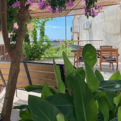 Apartments Mimosa Komiza - Lavander