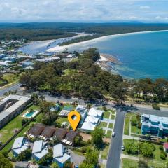 Aquamarine - modern & bright Huskisson townhouse