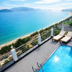 Soria Majestic Beachfront Hotel