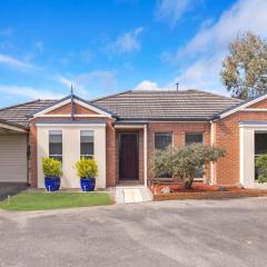 Blue Bird Villa Hamilton