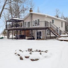 Spa & Lake Access - Cozy Lakeside Getaway