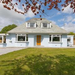 Wyvern – Beautiful & Spacious 4-Bedroom Home with Parking & Gardens