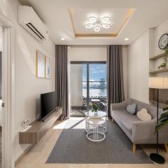 Luxury Riverside Monarchy Apartment