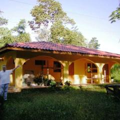 Toucans, Monkeys and Waterfalls- 2BR cottage