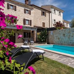Rustic Villa Stone House with pool in Umag