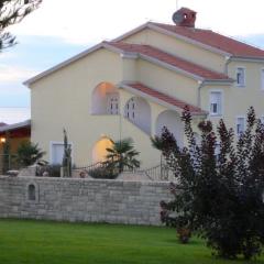 Apartment Villa del Golfo- Apartement mit Garten und Pool by Interhome