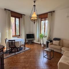 Tamburini 38 Vintage Apartment Near City Center, Parking Included