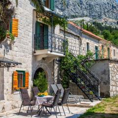 Holiday Home mit Blick auf das Wasser by Interhome