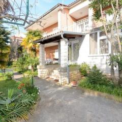 Apartment Wohnung 'Ivaana' mit Privatparkplatz by Interhome