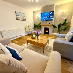 Comfortable Three Bedroom Home in Christchurch with Free Parking - Sleeps 6