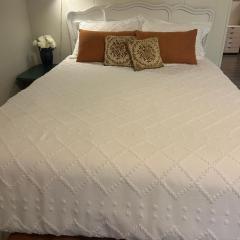 Beautiful & peaceful studio with private entrance