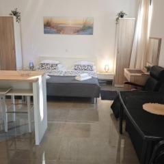 Studio apartment Flora by Villas Guide