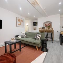 1-Bed Flat Near Gloucester Cathedral & Historic Docks