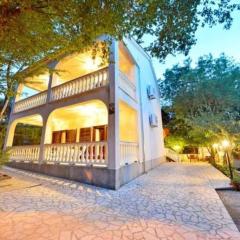 Apartment Gemütliches Studio-Apartment für 2 Personen in Malinska by Interhome