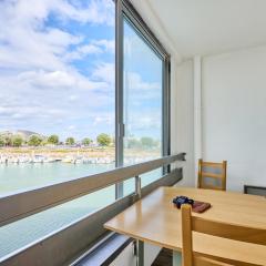 Le Nouveau Bassin - Vue sur le Port