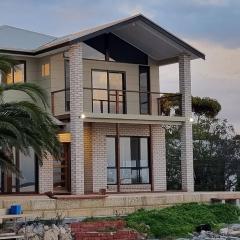 Seaside Retreat in Tulka with 6 Bedrooms and Full Access for Wheelchairs